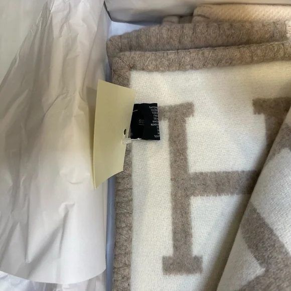 Hermes Avalon III Blanket in Coco / Camomille - Picture 10 of 14